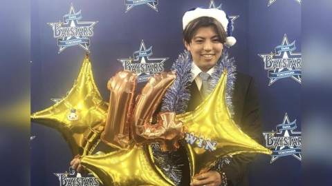 日職(影)／橫濱王牌東克樹批新生代熱身滑手機！網：和AV外遇有資格講別人態度？