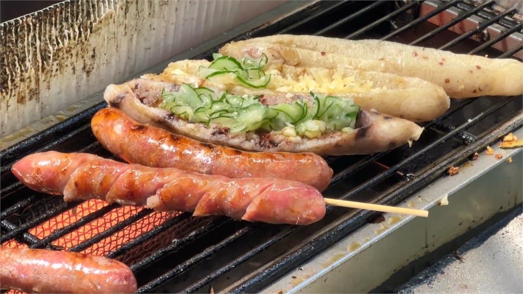 六合夜市「大腸包小腸」創新風味！　誘人香氣排長龍