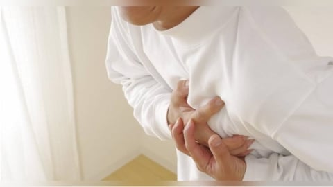 血壓飆170、胸悶還能出國嗎？　醫點名「4大警訊」別硬撐上飛機