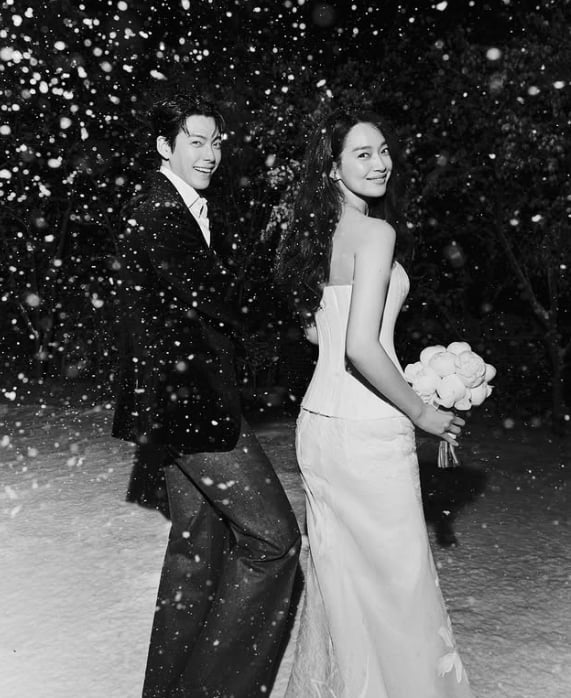 南韓模範情侶愛情長跑10年婚紗照曝光!金宇彬、申敏兒婚禮前低調捐3億韓元