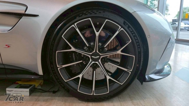 新臺幣 1,198 萬元起，Valhalla 同台亮相　 Aston Martin Vantage S 正式在臺上市