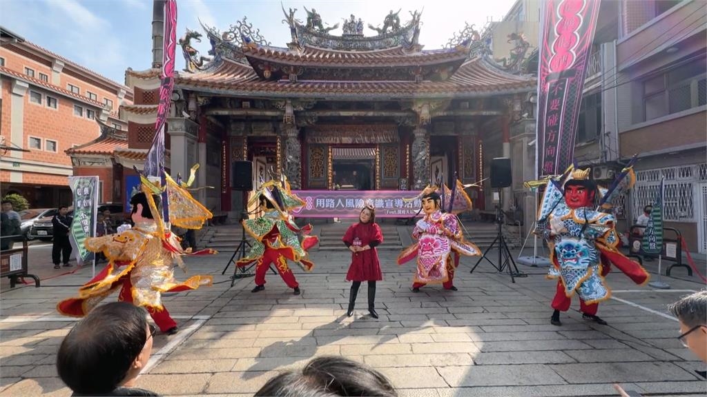 公路局宣導交通安全　找來「保庇女神」王彩樺快閃宣導