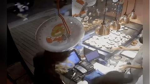 中山街頭傍晚濺血！甜甜圈店員「神推一把」　成顧客救命恩人