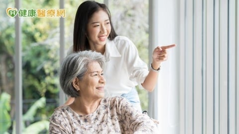 不進醫院也能決定善終！　到宅ACP陪百歲奶奶說「我願意」