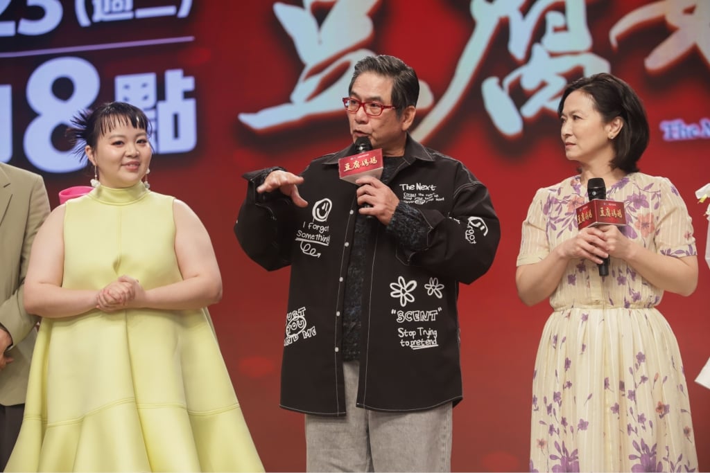 宮美樂領軍《豆腐媽媽》演員群熱舞！藍葦華漏拍 蘇晏霈大膽掀開「影后」裙擺