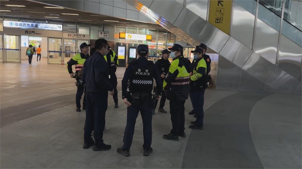 虛驚一場！黑衣男持手提箱衝進捷運　警盤查原來是"這東西"
