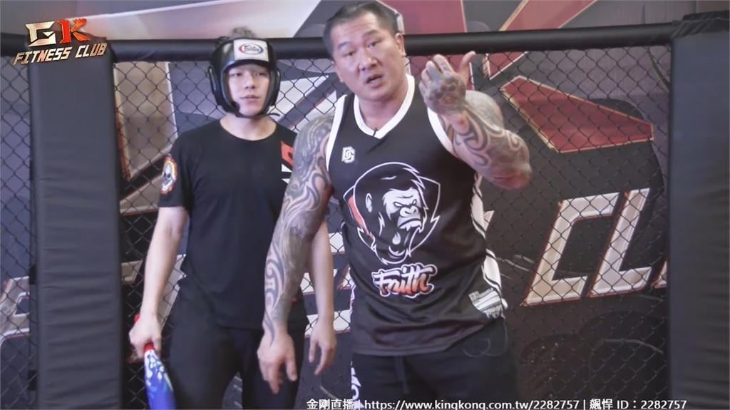 遇到張文狂砍能奪刀嗎？館長急示警喊「連我都奪不到」曝1動作是「最好防禦」