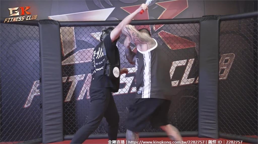 遇到張文狂砍能奪刀嗎？館長急示警喊「連我都奪不到」曝1動作是「最好防禦」