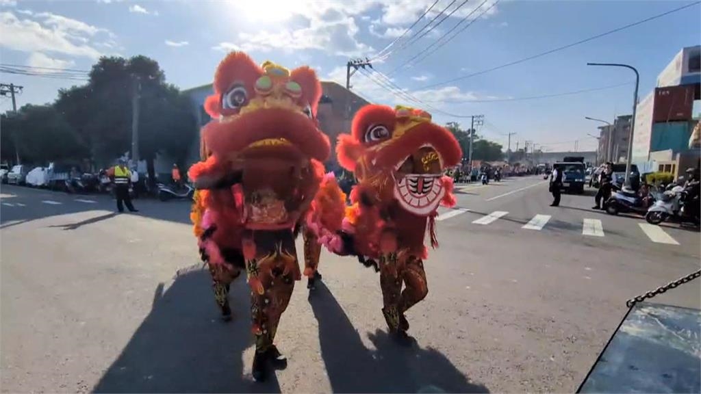 估湧上萬信眾!高雄青雲宮5天百公里徒步遶境盛會 減少燃炮加派警力維持秩序