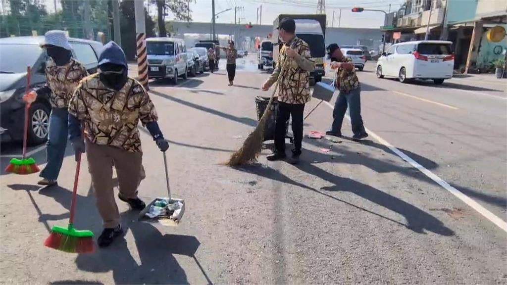估湧上萬信眾!高雄青雲宮5天百公里徒步遶境盛會 減少燃炮加派警力維持秩序