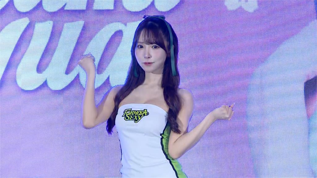 啦啦隊(影)／超人氣女神三上悠亞來了！最想吃美食、最有印象球員、背號含義全說了