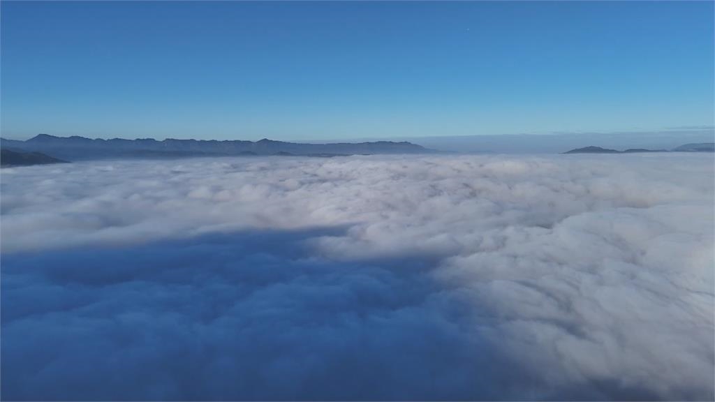 太美了!　攝影師蹲點3小時　直擊虎頭山雲海壯闊