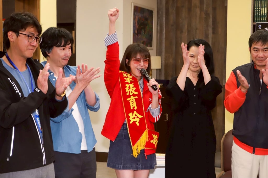 民視新八點檔《豆腐媽媽》首播開紅盤！演員齊聚歡樂慶功