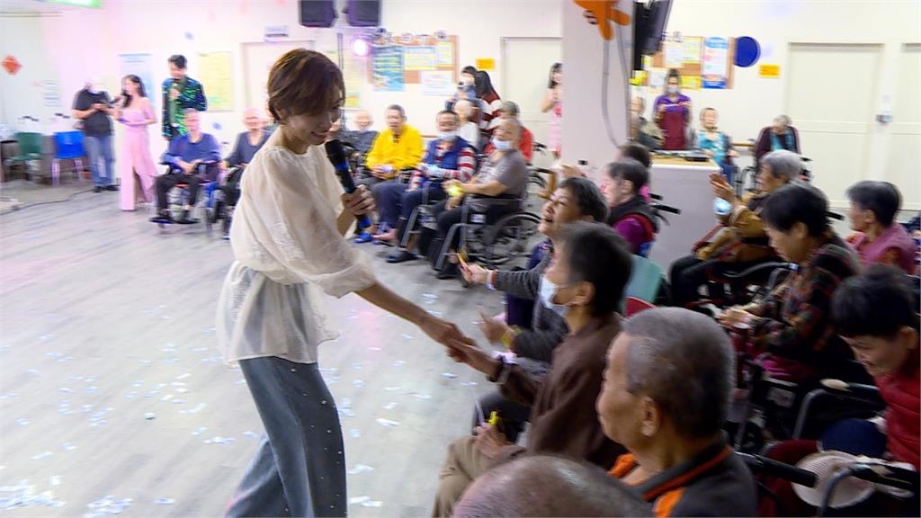 耶誕節獻愛！胡鴻達號召王瞳等藝人公益表演