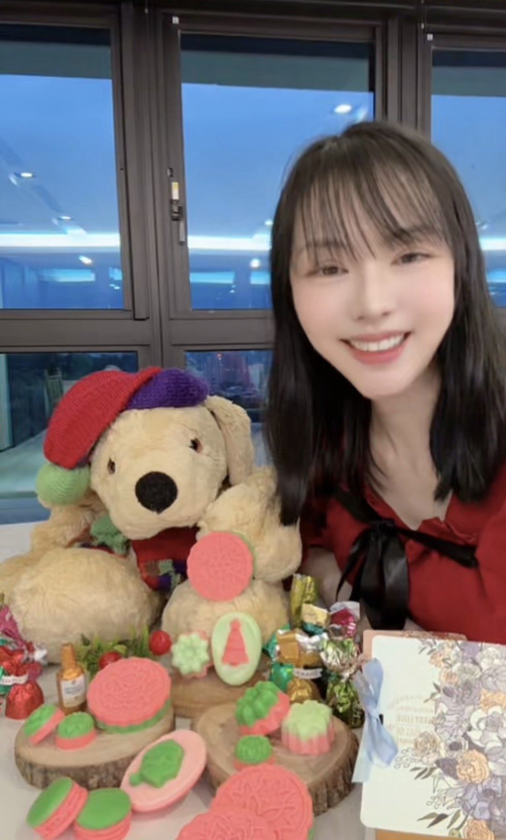 許嘉容跨設計界當「藝術學霸」！ 親曝一事許下「旅法」聖誕願望