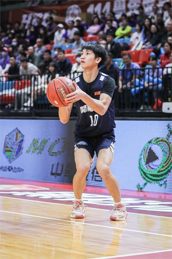 HBL(影)／東山高中下半場下起三分雨！63：61氣走開南高中笑納3連勝