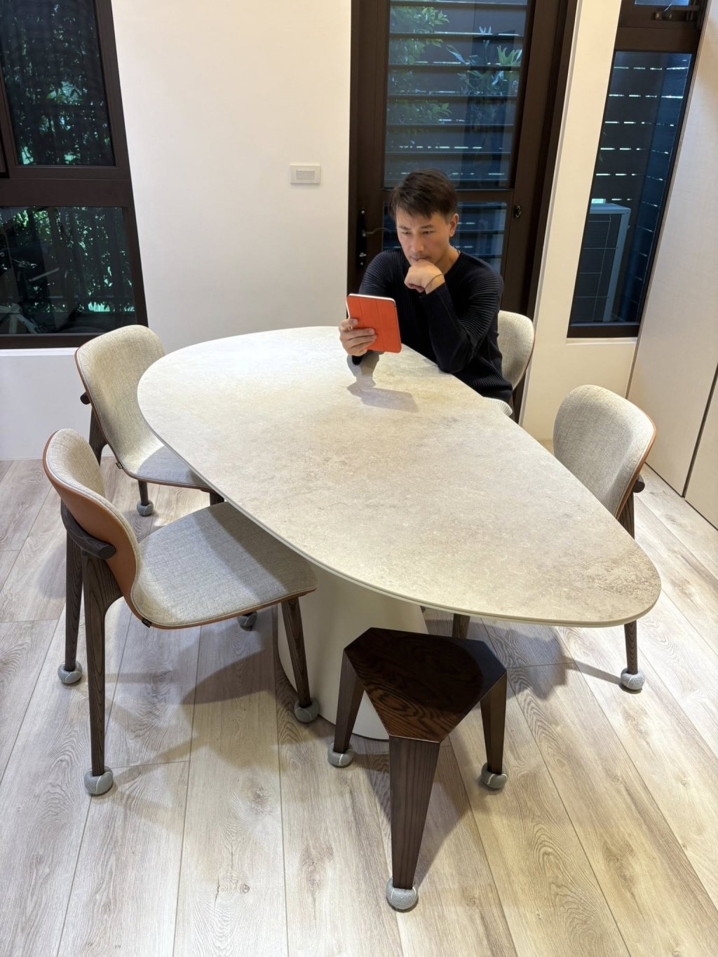 傅子純買新房！演藝圈好友來作客「內裝意外曝光」坦言搬家是為了兩個小孩