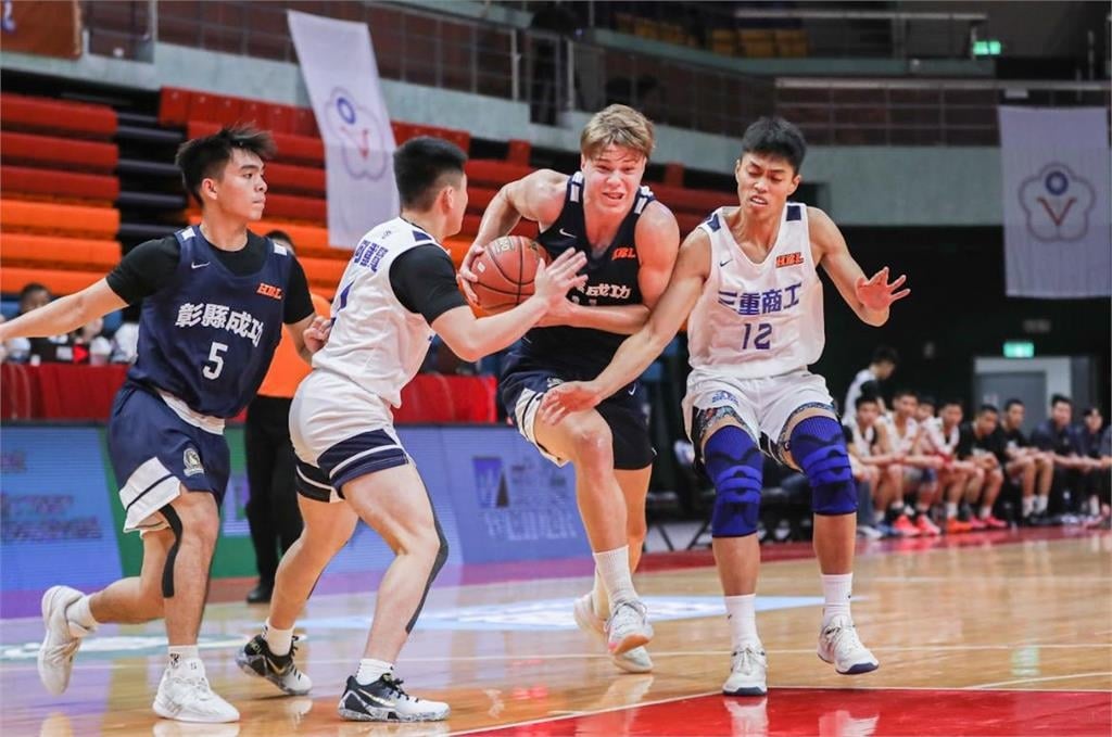 HBL(影)／男生組複賽「余玄騰首次大三元」　率彰縣成功高中奪分組第2勝