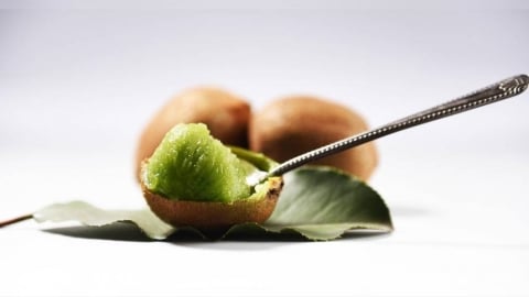 3水果不要空腹吃　營養師曝慘痛經驗：胃不適還冒冷汗