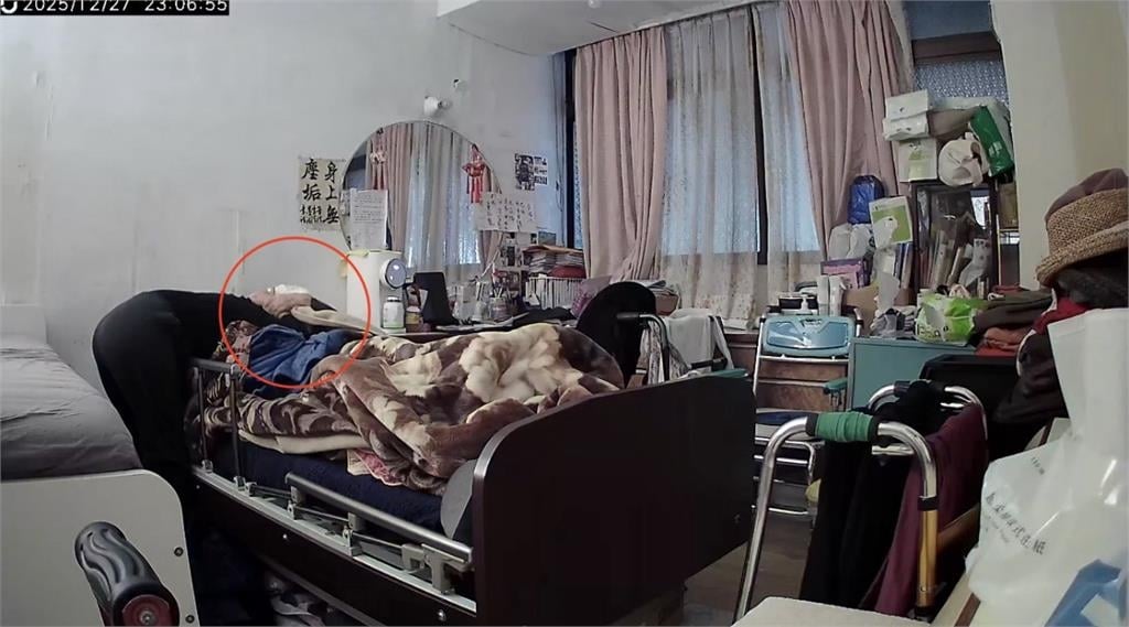7.0強震「看護拿枕頭」捨命護臥床嬤！阿嬤下秒安撫「暖喊一句」感動全網