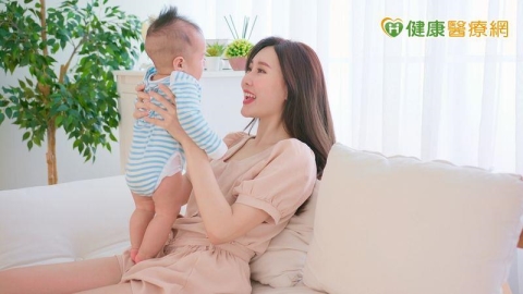 3寶媽抱小孩手臂愈來愈粗壯 就醫一檢竟是「脂肪瘤」