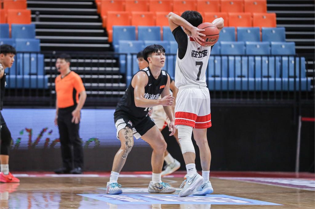 HBL(影)／他讓對手穿上了溜冰鞋！光復主控莊立安「後撤晃飛」金華學弟驚動主播