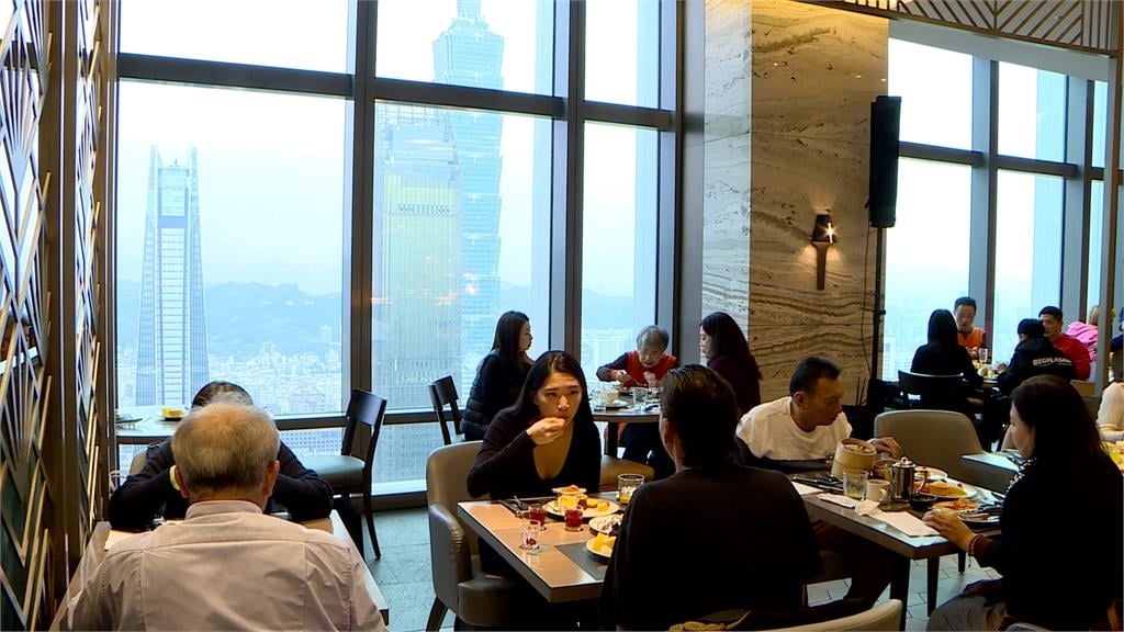 101煙火第一視角餐廳搶翻！　蔬食餐飲跨年夜「這位置」秒殺