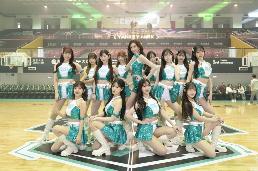 林志玲變身啦啦隊女孩！球場熱舞大秀驚人美腿 嗨喊：姐姐很會加油