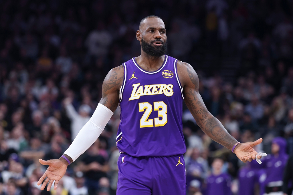 NBA(影)／跟「詹皇」一樣要打控八控控？勇士「咖哩弟」因坐骨神經痛高掛免戰牌