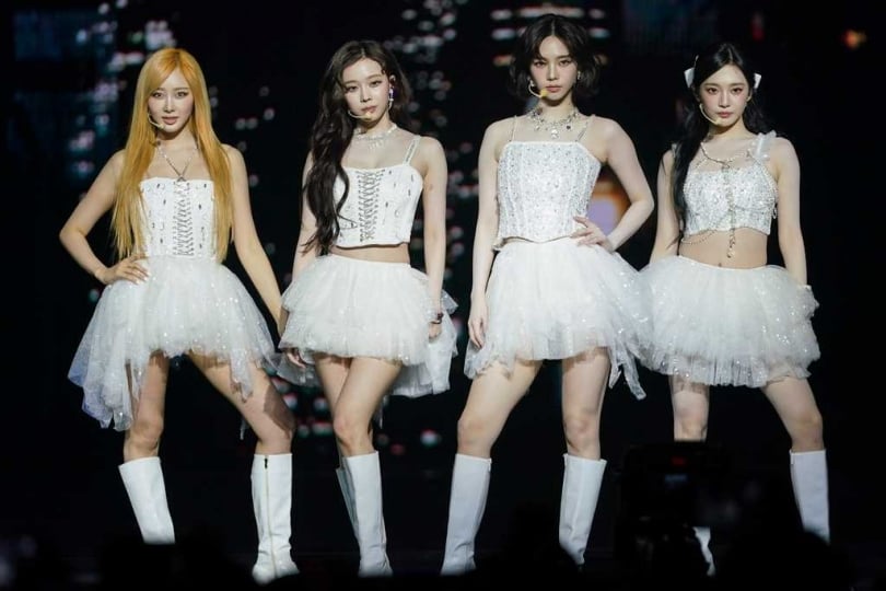 《紅白歌合戰》倒數2日，aespa表演變數引發關注，寧寧因流感確定辭演。