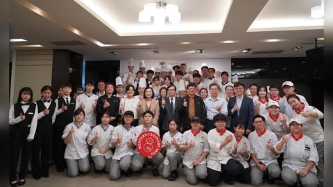 高餐大半年奪81面獎牌 首摘馬來西亞FHM團體賽金牌