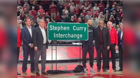 NBA(影)／你沒看錯這條路叫「柯瑞路」！回母校參加揭牌儀式歷史留名