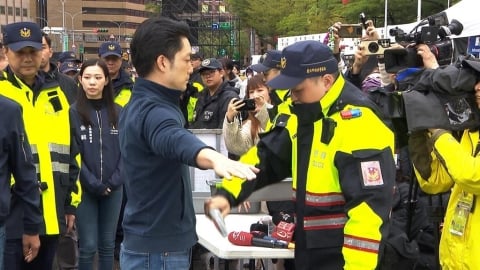 北市跨年維安升級　進場一律搜包包過安檢門