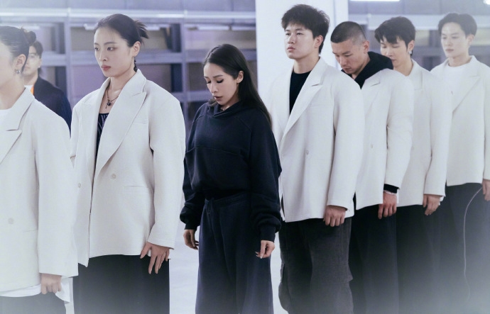 睽違10年回歸跨年！蕭亞軒歷經5次手術　46歲真實狀態全網震撼