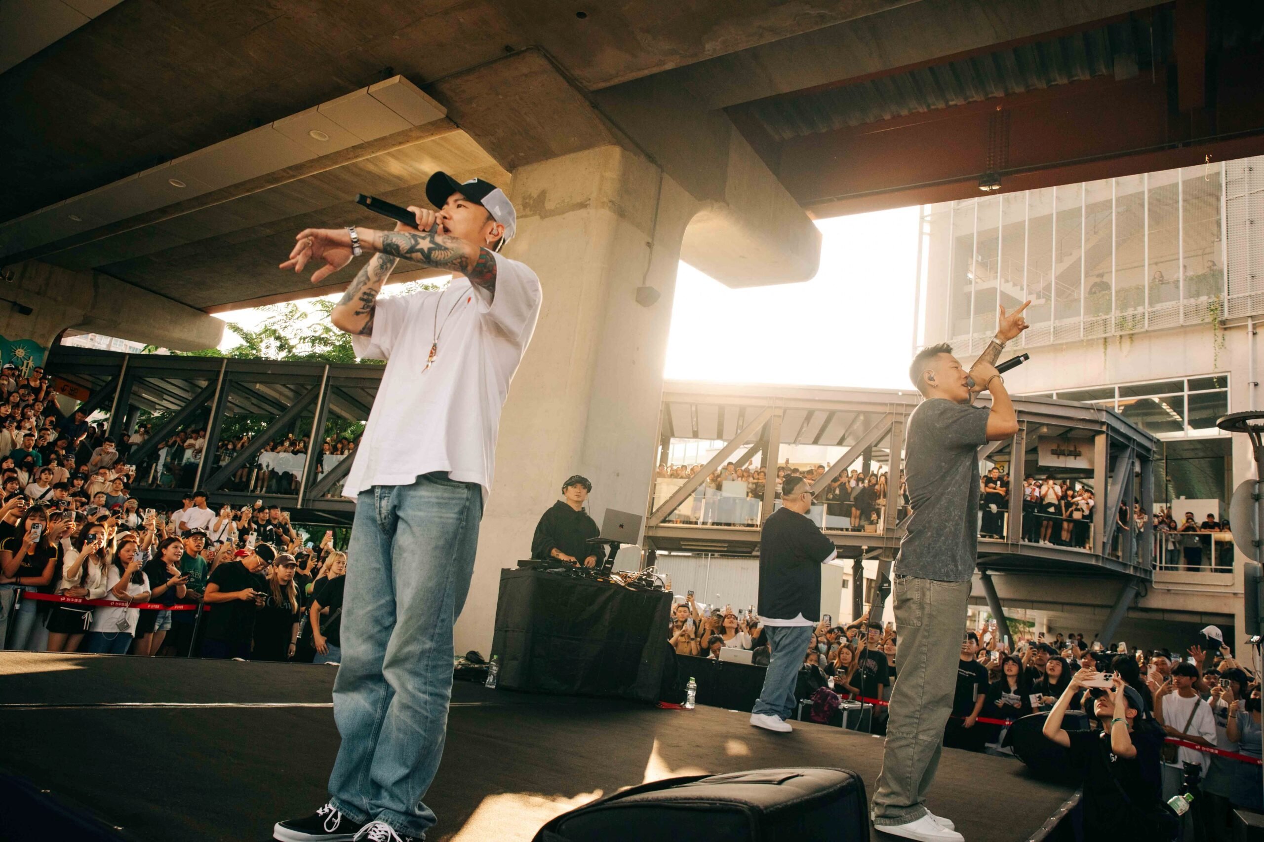 中捷跨界聯名天團掀追星熱 4車站平均運量成長近20%