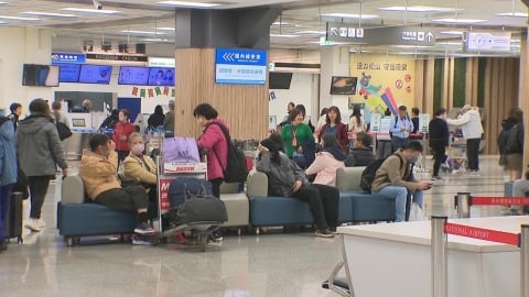 中國突襲軍演　金門機場人潮擠爆！5000旅客行程大亂