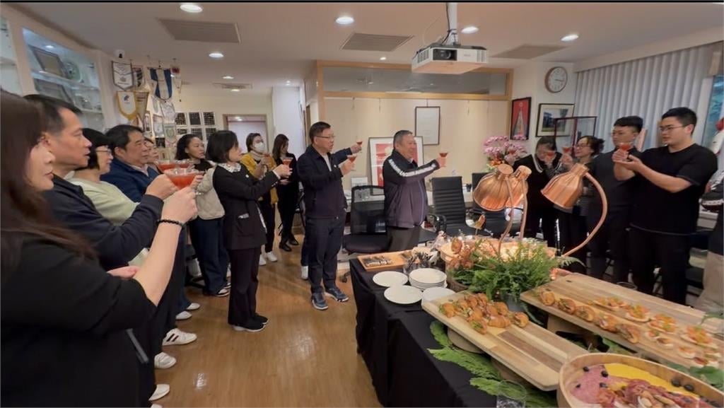 綜合／林鴻道正式交棒蔡家福  中華奧會主席職務交接清冊簽署程序完畢