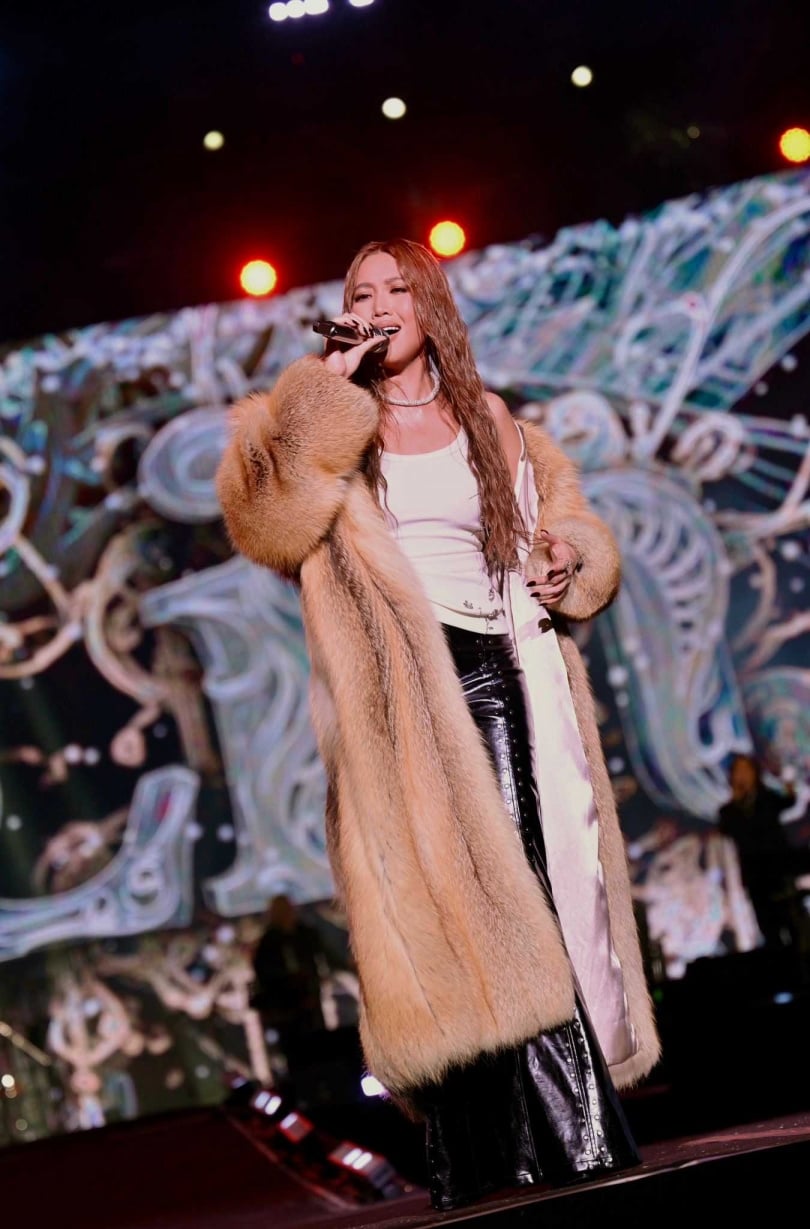 倒數前的黃金時段由 A-Lin 坐鎮，帶來一連串金曲。（圖／台東縣政府提供）