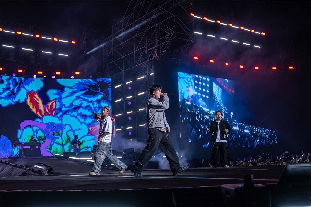 張惠妹領唱台東跨年被讚天花板！神秘總導演「是她」春風揭開驚內幕