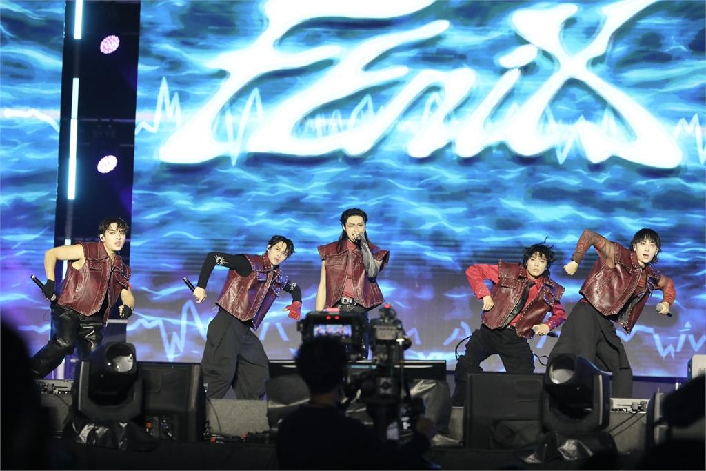 快新聞／「2026台南好YOUNG跨年晚會」陣容華麗！現場人山人海搶看天團