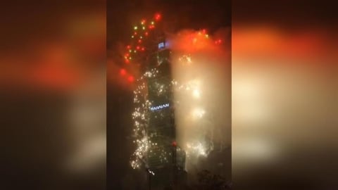2026新年快樂！台北101跨年煙火綻放6分鐘一次看