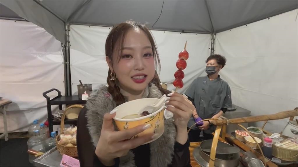 不愧是美食之都...擔仔麵、糖葫蘆都吃的到　台南跨年晚會後台設在地小吃區