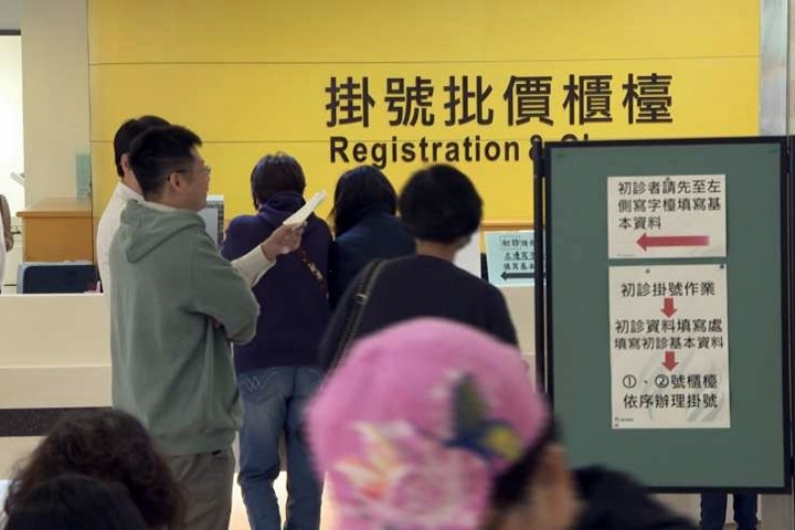 看診只花30秒！他不解「別人一看10分鐘↑」名醫親揭關鍵原因