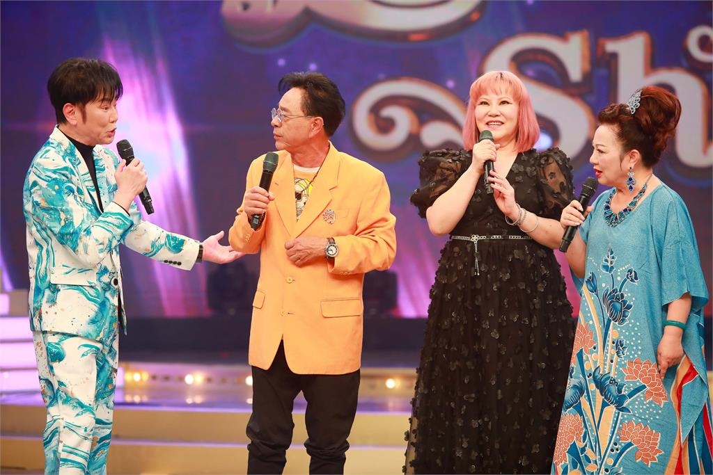 《超級冰冰Show》白冰冰重現秀場禮服中空性感秀腰！邢峰「沒看過70歲還這麼騷」