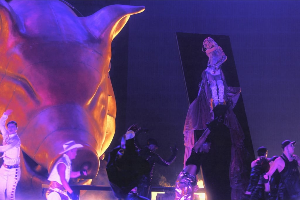 蔡依林花3600萬造四噸重金豬！演唱會到一半「紙鈔飛滿天」全場嗨翻 