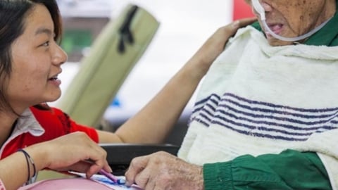 百歲老翁病癒準備出院！每天探病兒「突消失」醫曝真相嘆：人生百態