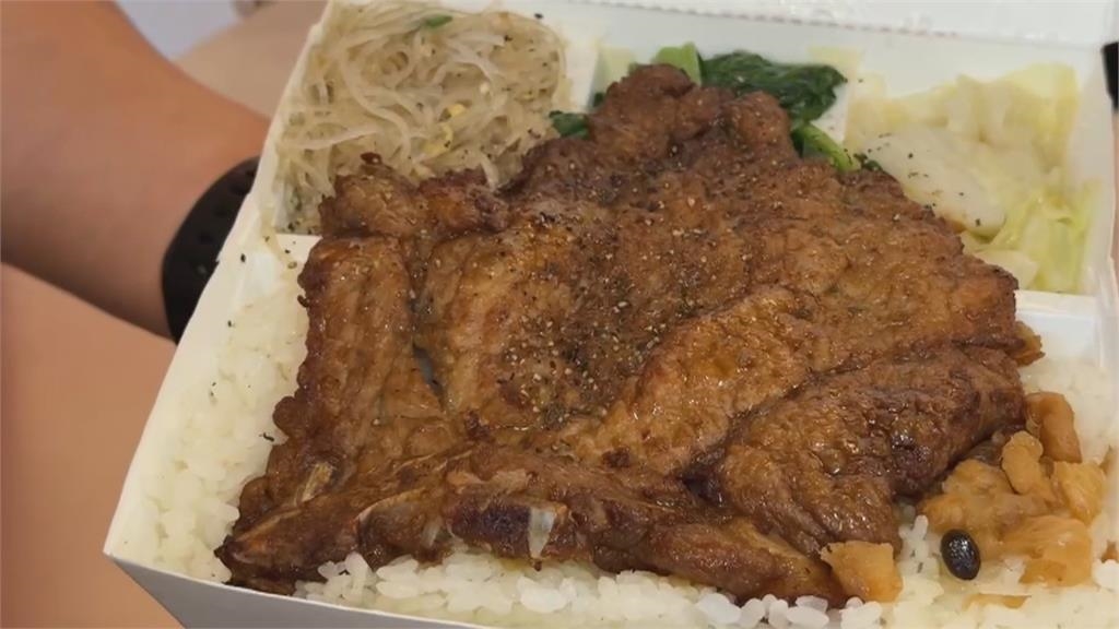 排骨飯南霸天進駐光華夜市　開幕首日祭1元便當超狂優惠