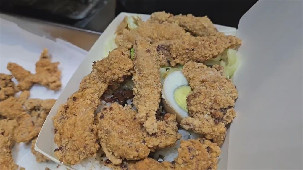 排骨飯南霸天進駐光華夜市 開幕首日「1元便當」吸引搶排