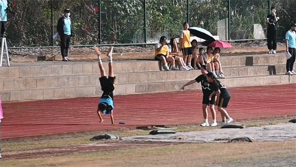 大隊接力「空翻」接棒 嘉義國中校慶舞蹈班超強