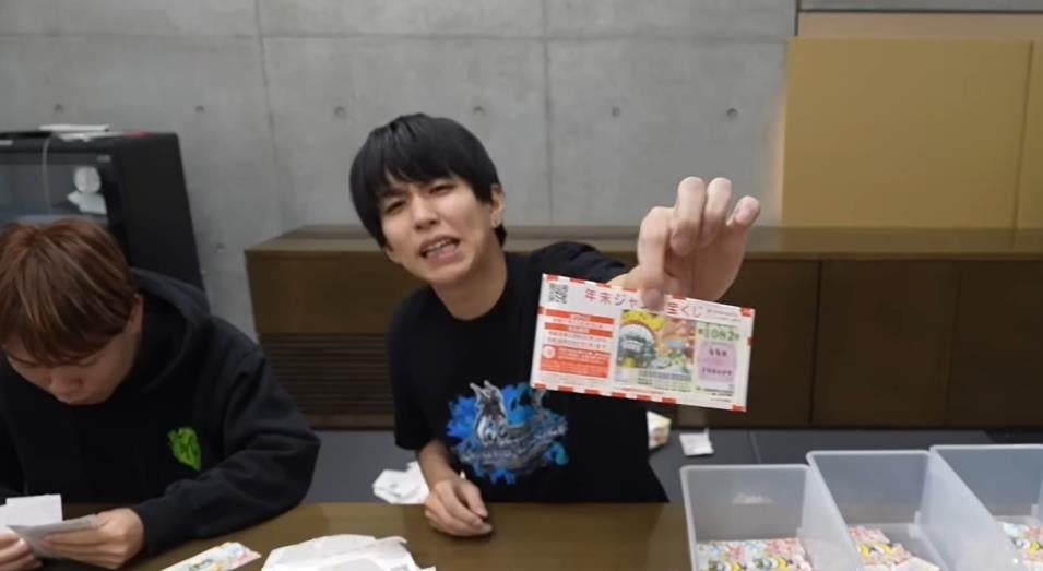 快新聞／「包牌」買彩券能中大獎嗎？知名YouTuber怒砸千萬實測　結果曝光